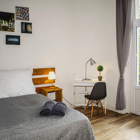 3 Room Apartment In The Beautiful Street Budapest Esterno foto