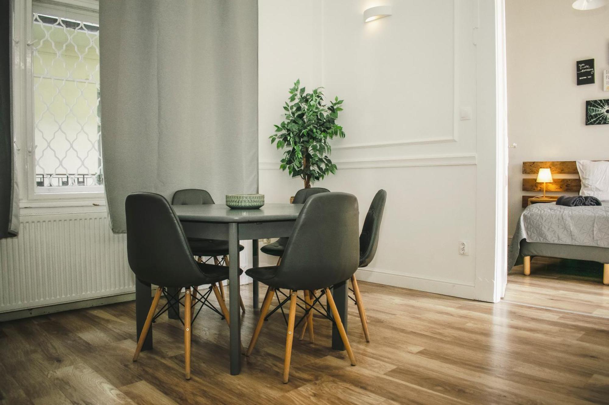 3 Room Apartment In The Beautiful Street Budapest Esterno foto