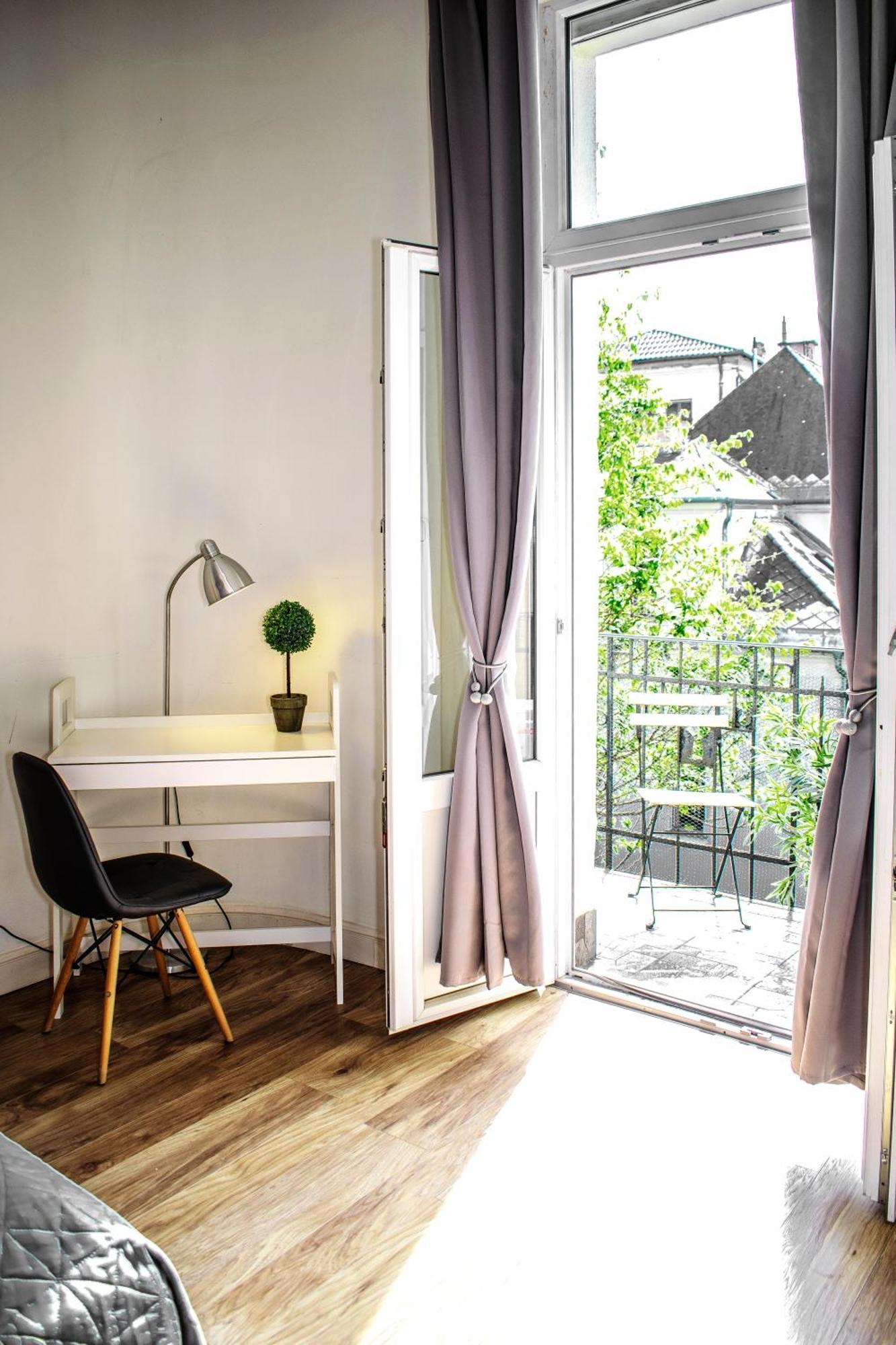 3 Room Apartment In The Beautiful Street Budapest Esterno foto