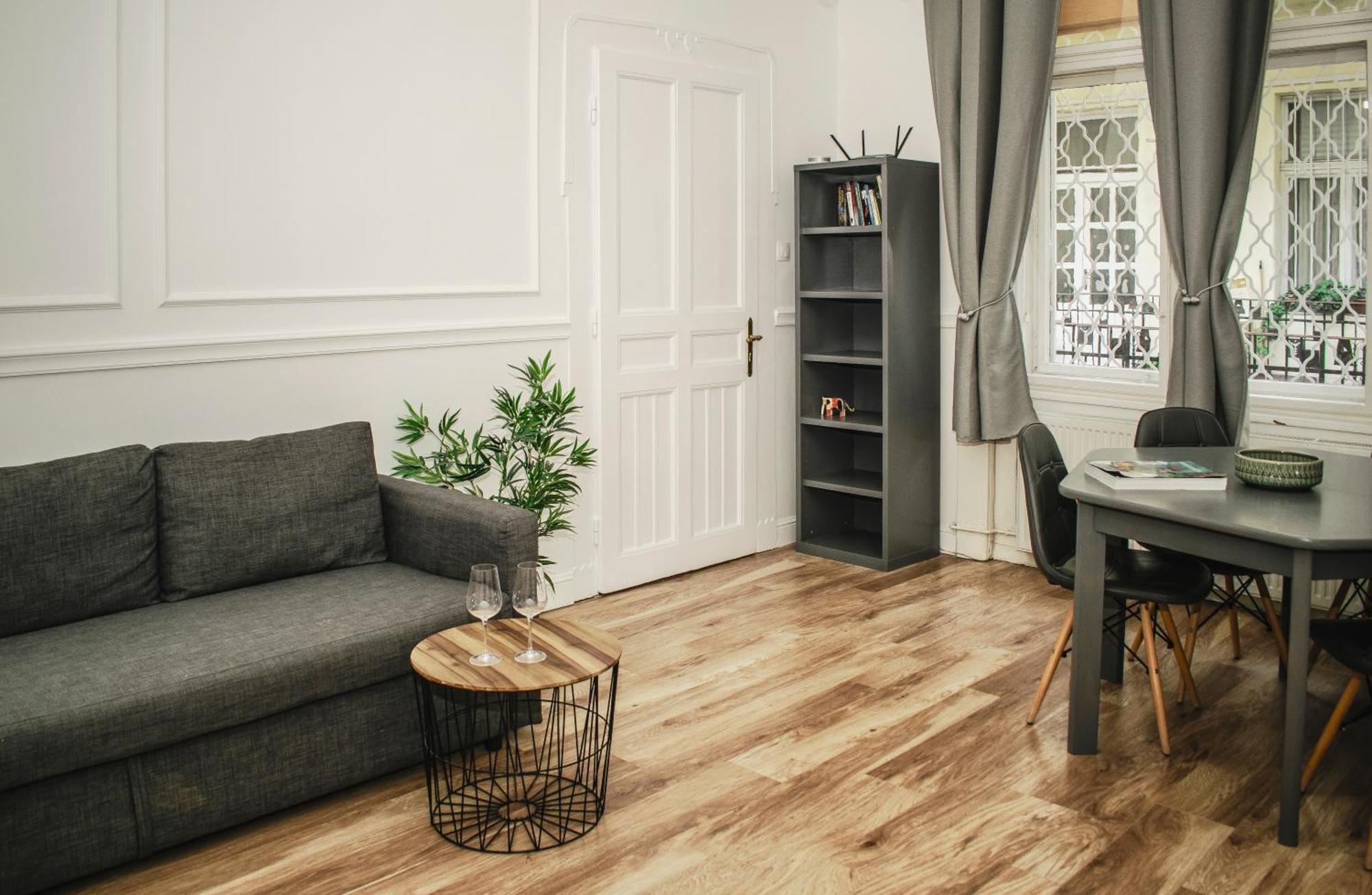 3 Room Apartment In The Beautiful Street Budapest Esterno foto