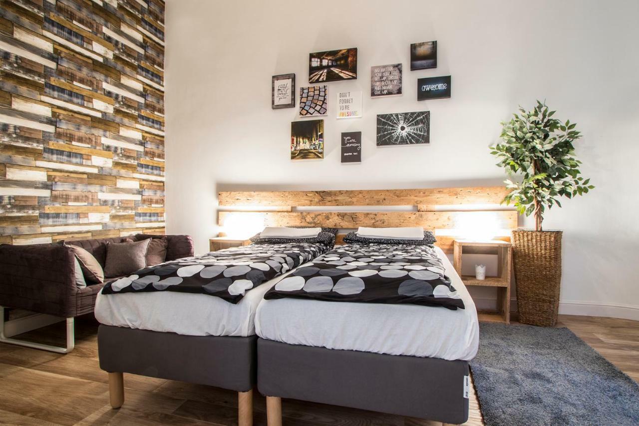 3 Room Apartment In The Beautiful Street Budapest Esterno foto