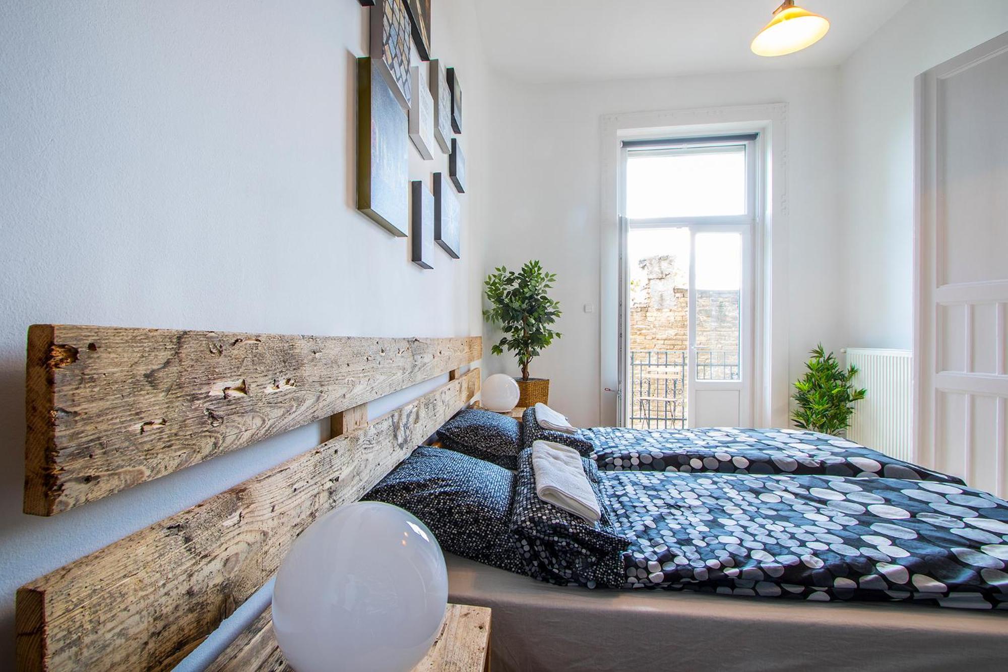 3 Room Apartment In The Beautiful Street Budapest Esterno foto