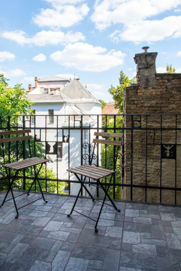 3 Room Apartment In The Beautiful Street Budapest Esterno foto